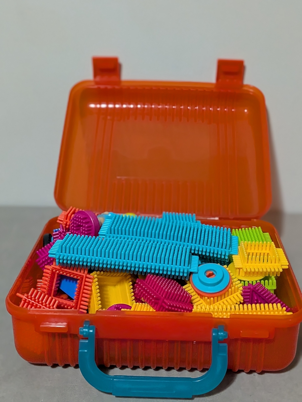 Battat Bristle Blocks Building Assorted Lot W/ Case Characters Family & Dog Lot